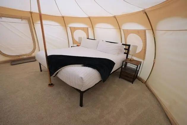 Luxury Çadır (Yellowstone Lux Tent Sleeps 3 w/ King)