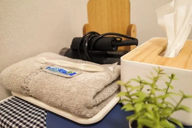 Single Room, No Windows (non-Korean nationals only)