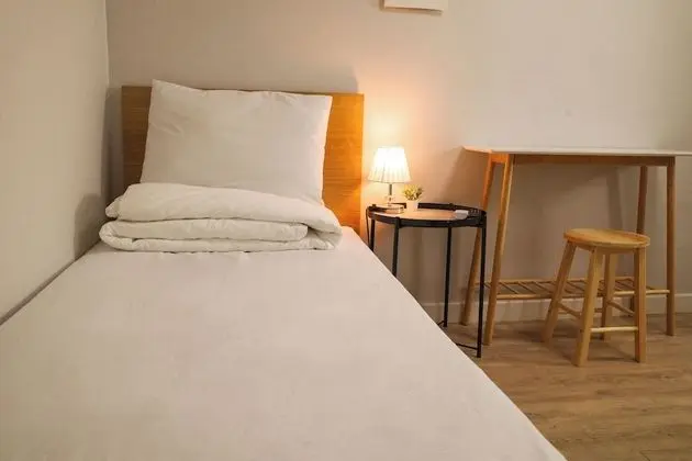 Single Room, No Windows (non-Korean nationals only)