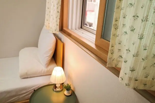 Standard Twin Room, Non Smoking (non-Korean nationals only)