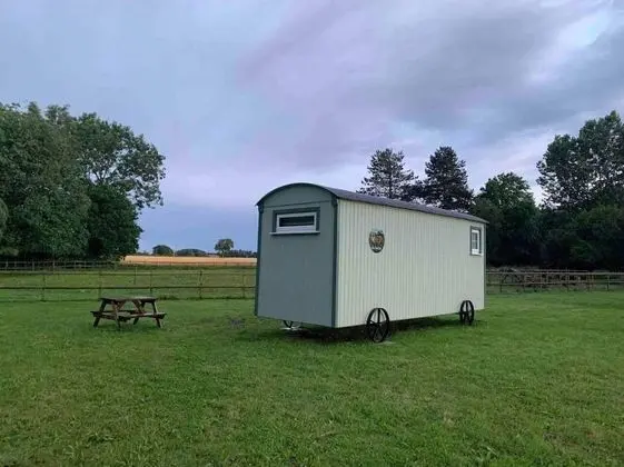 Romantic Oda, Özel Banyo (Farm animals on site)