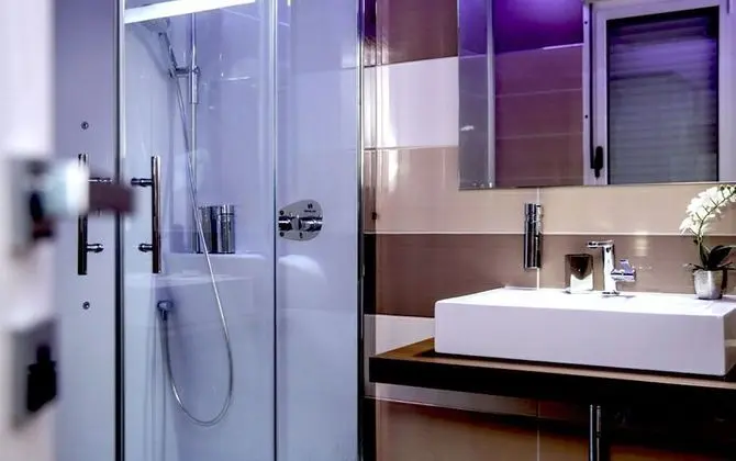 Deluxe Tek Büyük veya İki Ayrı Yataklı Oda
