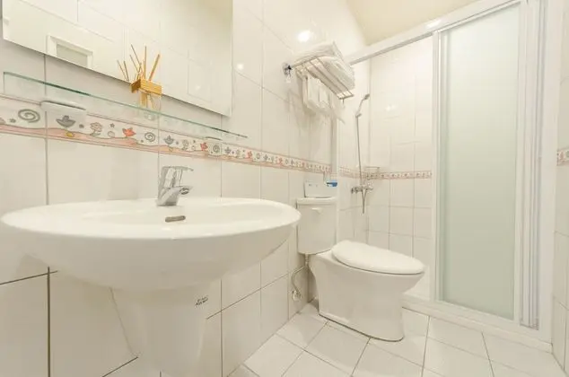 Comfort Tek Büyük Yataklı Oda