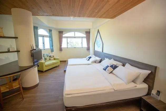 Deluxe Dört Kişilik Oda, Birden Çok Yatak, Sigara İçilmez, Kısmi Deniz Manzarası