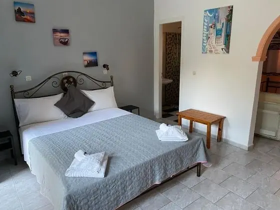 Üç Kişilik Oda, Bahçe Manzaralı (22, 27)