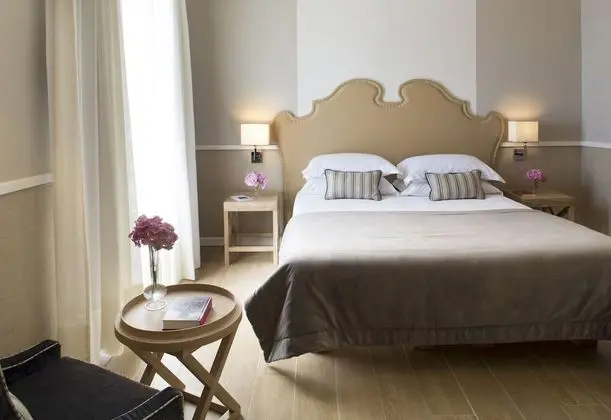 Double Superior With Vesuvius View