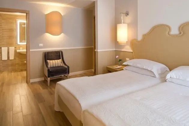 Double Superior With Vesuvius View