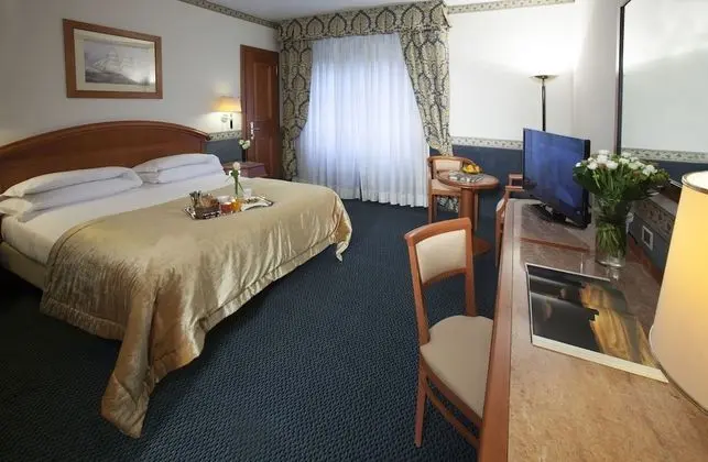 Tek Büyük veya İki Ayrı Yataklı Oda