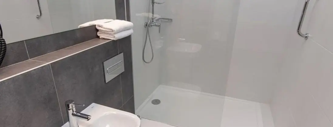 Üç Kişilik Oda, Özel Banyo