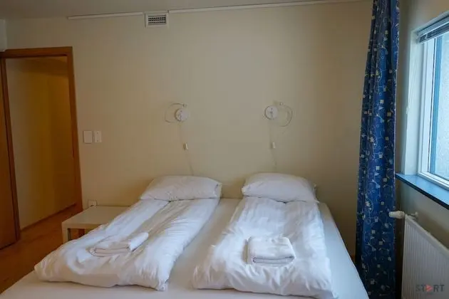 Tek Büyük veya İki Ayrı Yataklı Oda, Ortak Banyo