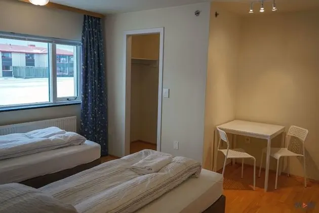 Tek Büyük veya İki Ayrı Yataklı Oda, Ortak Banyo