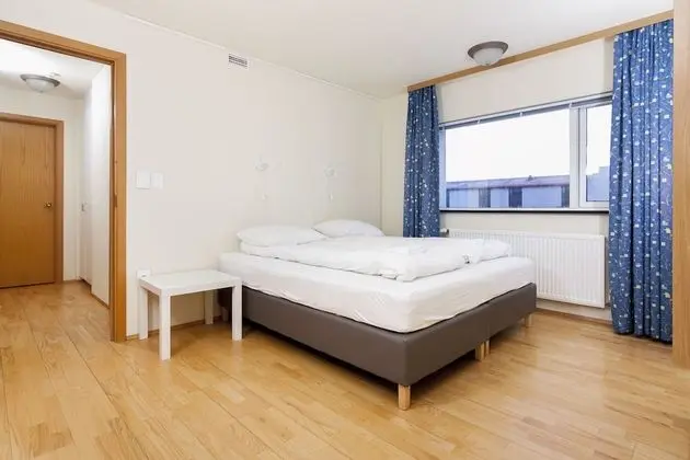 Tek Büyük veya İki Ayrı Yataklı Oda, Ortak Banyo