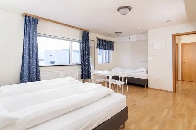 Üç Kişilik Oda, Ortak Banyo