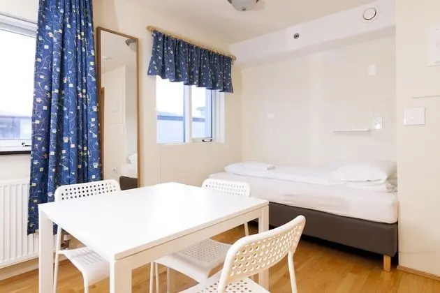 Üç Kişilik Oda, Ortak Banyo