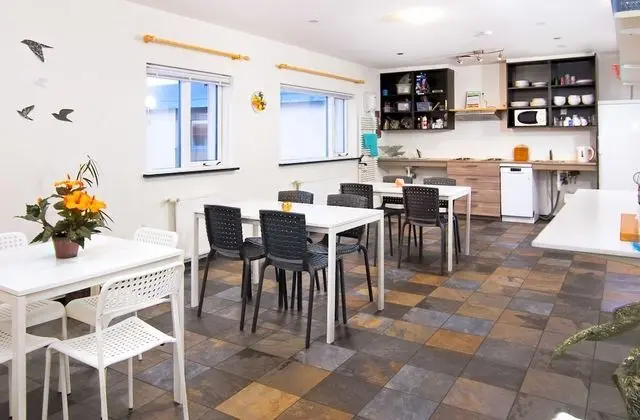 Üç Kişilik Oda, Ortak Banyo