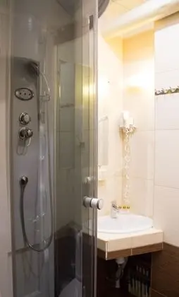 Economy Tek Büyük veya İki Ayrı Yataklı Oda, Ortak Banyo
