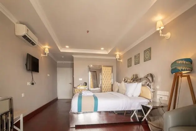 Deluxe Tek Büyük Yataklı Oda