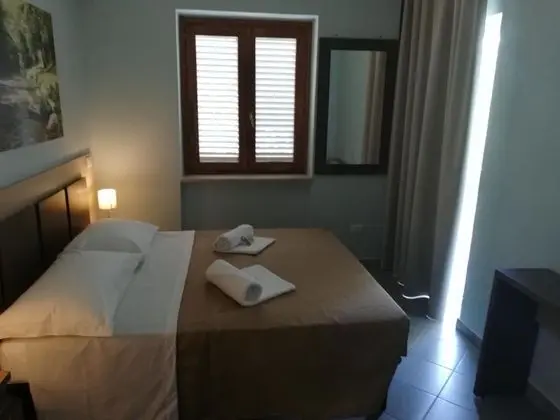 Standard Tek Büyük veya İki Ayrı Yataklı Oda