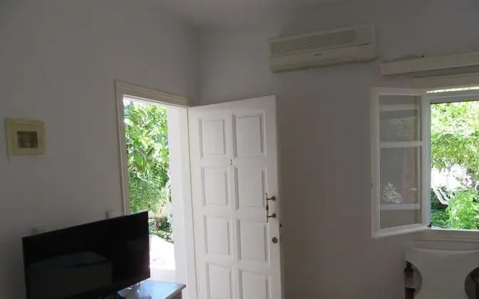 Üç Kişilik Oda, Bahçe Manzaralı (2)