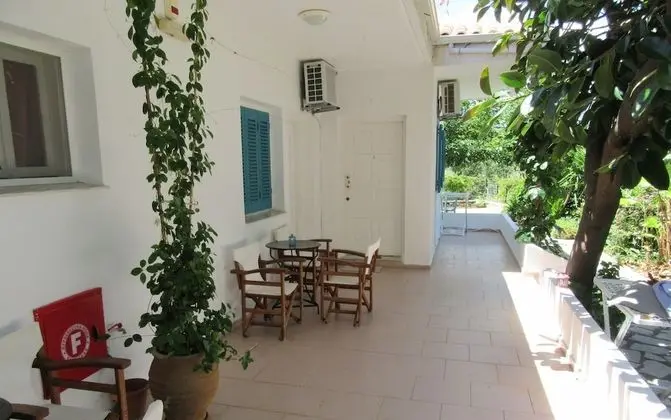 Üç Kişilik Oda, Bahçe Manzaralı (2)