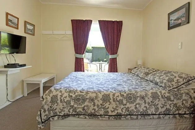 Basic Kır Evi, 1 Büyük (Queen) Boy Yatak, Engellilere Uygun, Bahçe Manzaralı