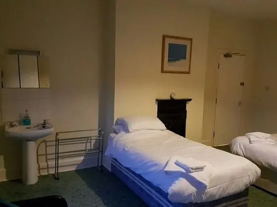 Basic Süit, Ortak Banyo