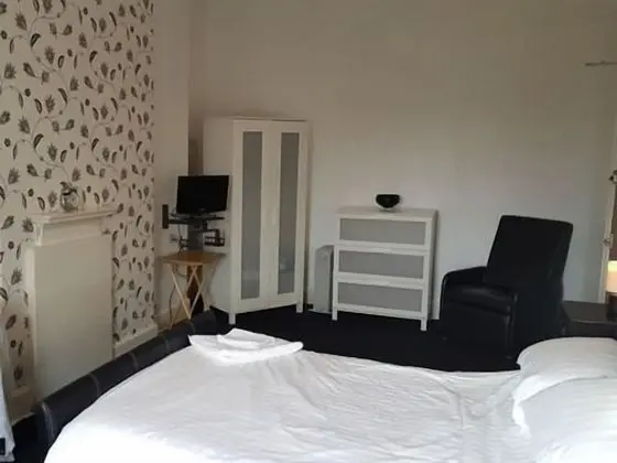 Basic Tek Büyük Yataklı Oda, Ortak Banyo