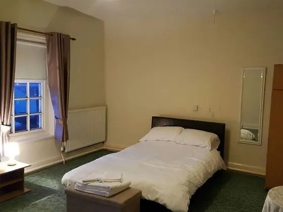 Basic Tek Büyük Yataklı Oda, Ortak Banyo