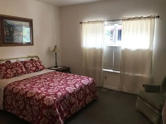 Basic Tek Büyük Yataklı Oda, Ortak Banyo