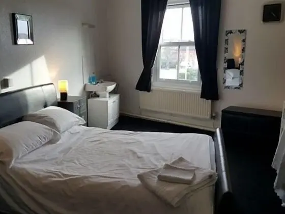 Basic Tek Büyük Yataklı Oda, Ortak Banyo