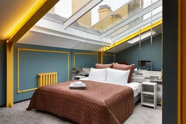 Standard Tek Büyük veya İki Ayrı Yataklı Oda (Attic)