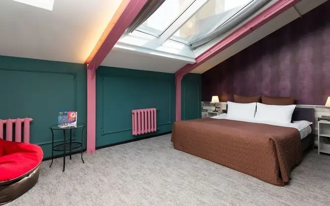 Standard Tek Büyük veya İki Ayrı Yataklı Oda (Attic)