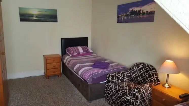 Twin Room (Shared Bathroom)
