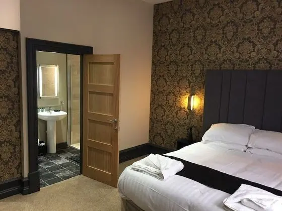 Comfort Tek Büyük Yataklı Oda, Banyolu/Duşlu (Ground Floor Room)
