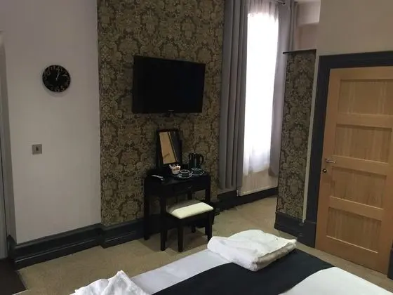 Comfort Tek Büyük Yataklı Oda, Banyolu/Duşlu (Ground Floor Room)