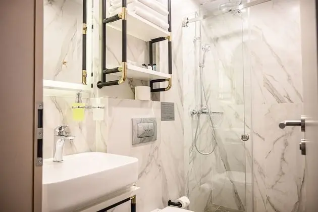 Standard Tek Büyük Yataklı Oda