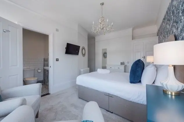 Executive King with shower (no bath)