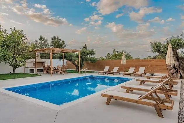 Villa, 4 Yatak Odası, Kişiye Özel Havuzlu