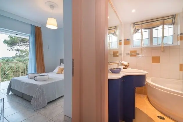 Villa, 4 Yatak Odası, Kişiye Özel Havuzlu