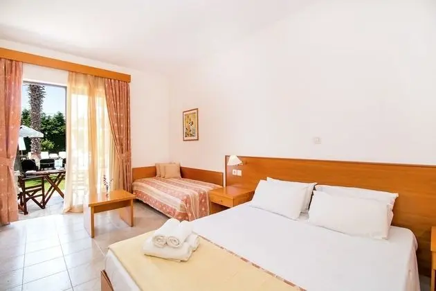 Stüdyo, Balkon, Havuz Manzaralı