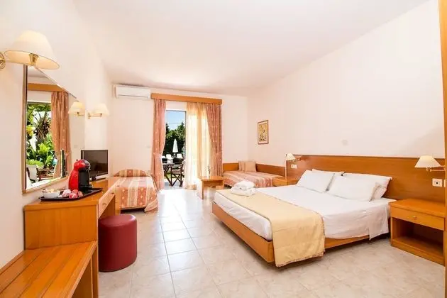 Stüdyo, Balkon, Havuz Manzaralı