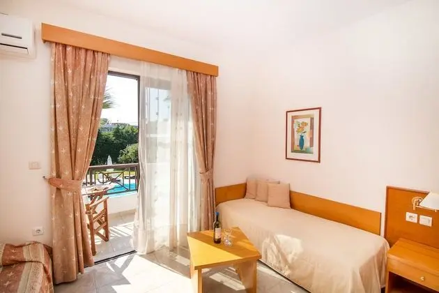 Stüdyo, Balkon, Havuz Manzaralı