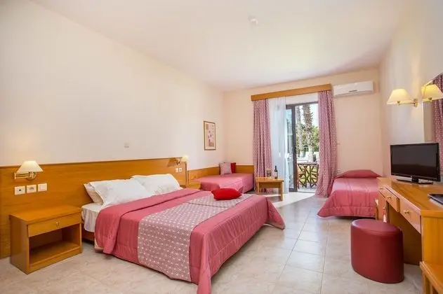 Stüdyo, Balkon, Havuz Manzaralı