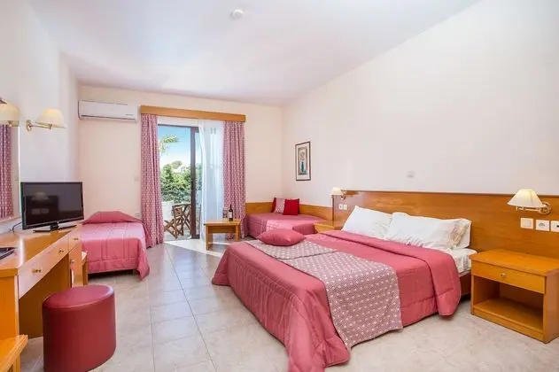 Stüdyo, Balkon, Havuz Manzaralı
