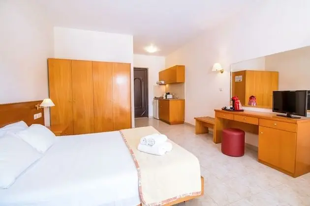 Stüdyo, Balkon, Havuz Manzaralı