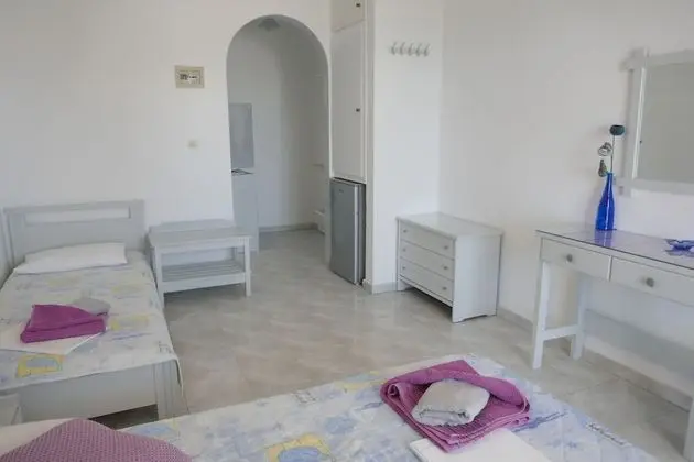 Üç Kişilik Oda, Deniz Manzaralı