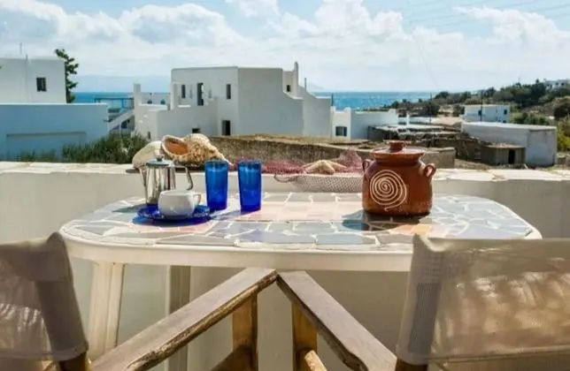 Üç Kişilik Oda, Deniz Manzaralı