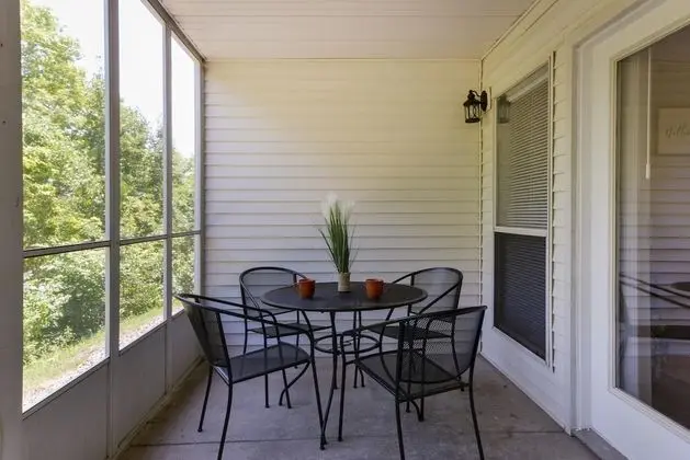 Daire (Stay-A-While - Private Screened Porch)