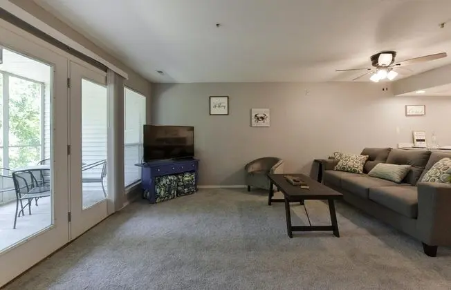 Daire (Stay-A-While - Private Screened Porch)