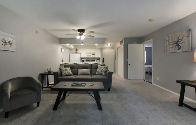 Daire (Stay-A-While - Private Screened Porch)